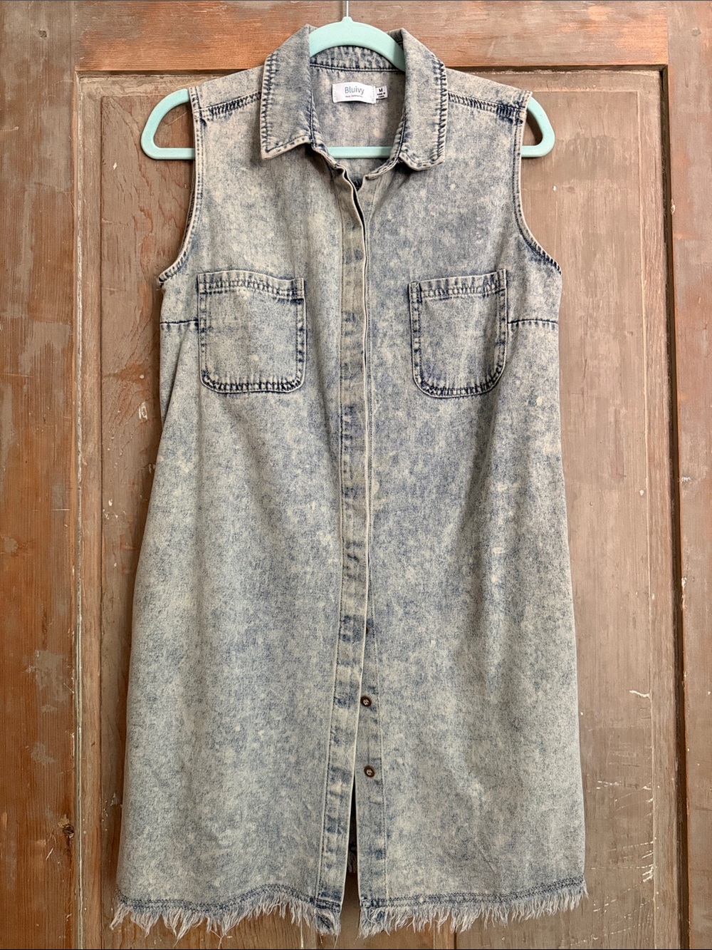 Bluivy Acid Wash Denim Sleeveless Shirt Dress in Faded Blue